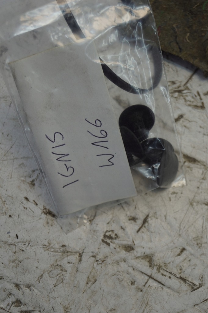 фото №10, Шумоизоляция капот + клипсы nissan alto