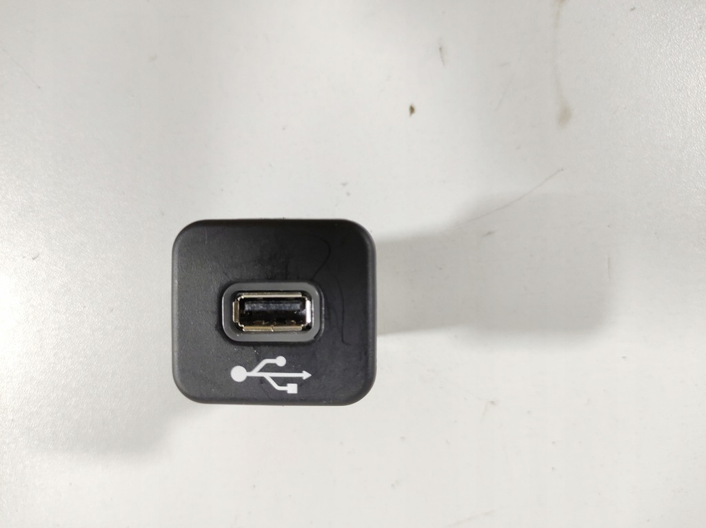 фото №1, Jeep compass 17r- вход разъём usb 735579645