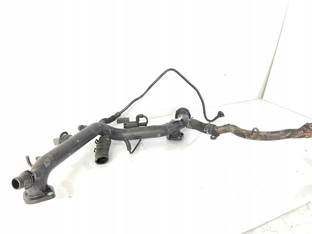 фото №1, Audi a6 c7 2.8 fsi трубка шланг wody 06e121045ab