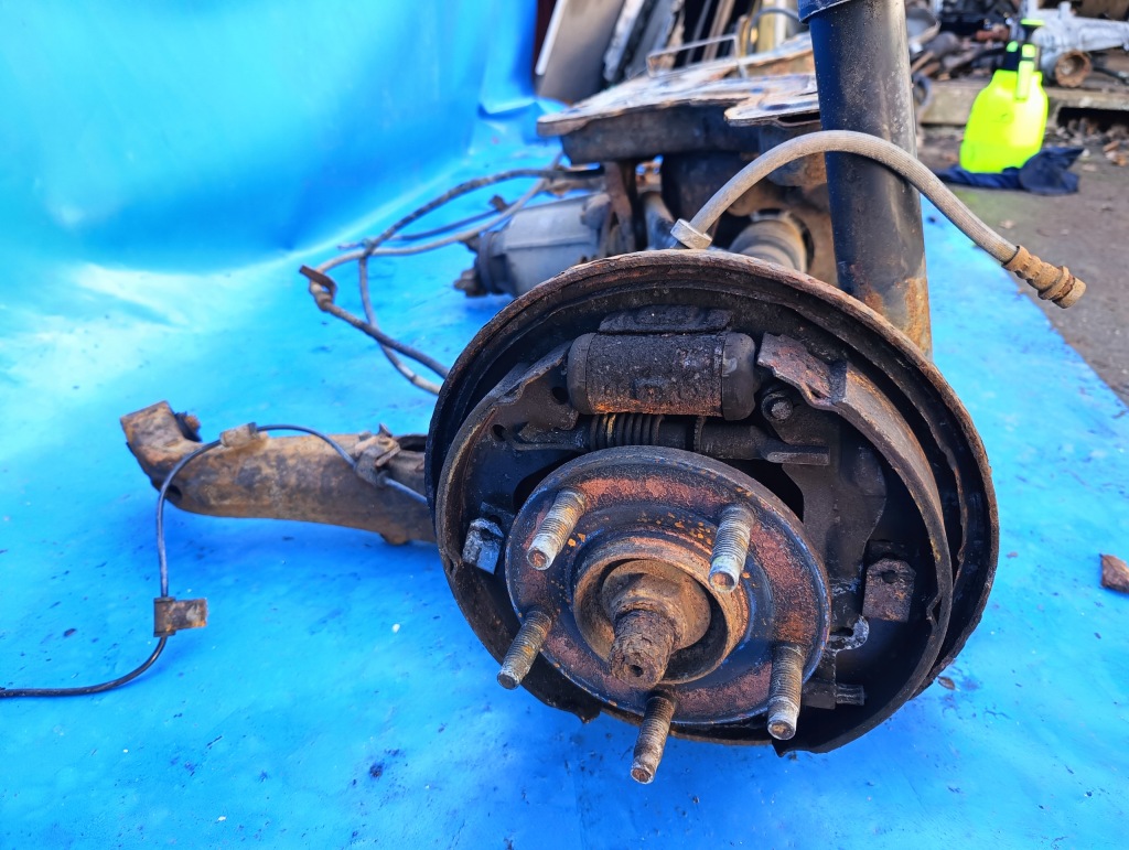 Підвіска балка підрамник міст диференціал mazda tribute 1 00-04r. 2.0 16v Недорого