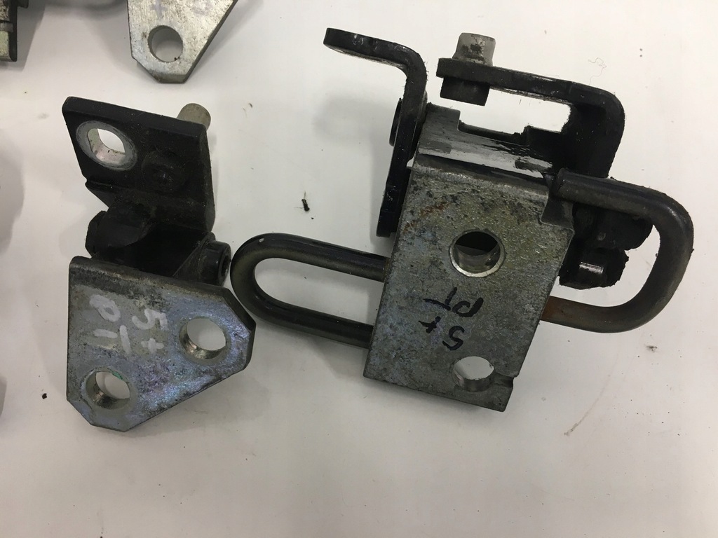 фото №14, Петля двері перед задня права сторона vw golf 5 plus 2003-2009