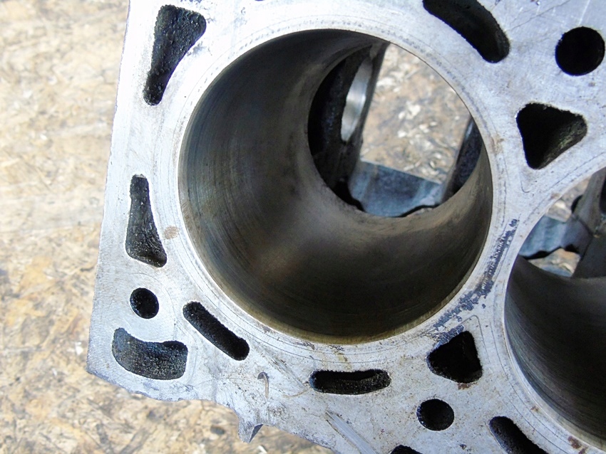 фото №10, Блок двигуна 2.3 16v ford maverick mazda tribute transit gz rf5l8g6015af