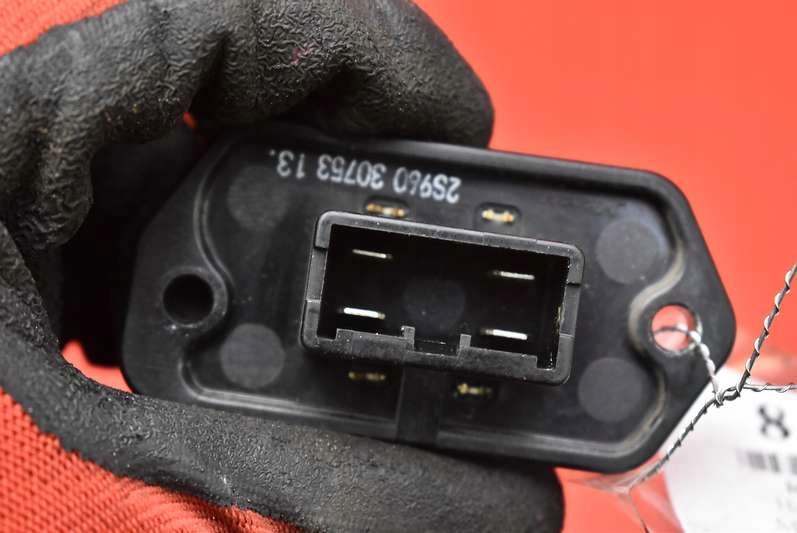 фото №7, Резистор обдув резистор резистор 2s96030753 honda hr-v hrv 1 i 98-01