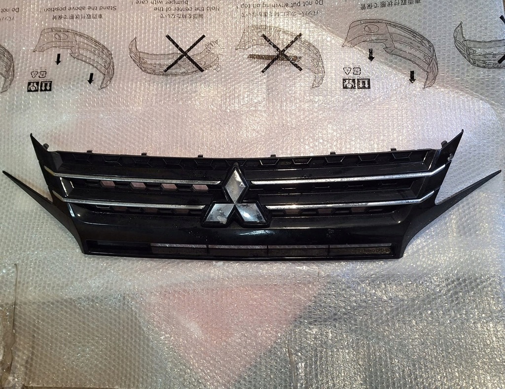 фото №1, Решётка радиатора mitsubishi space star решётка радиатора 7450b351