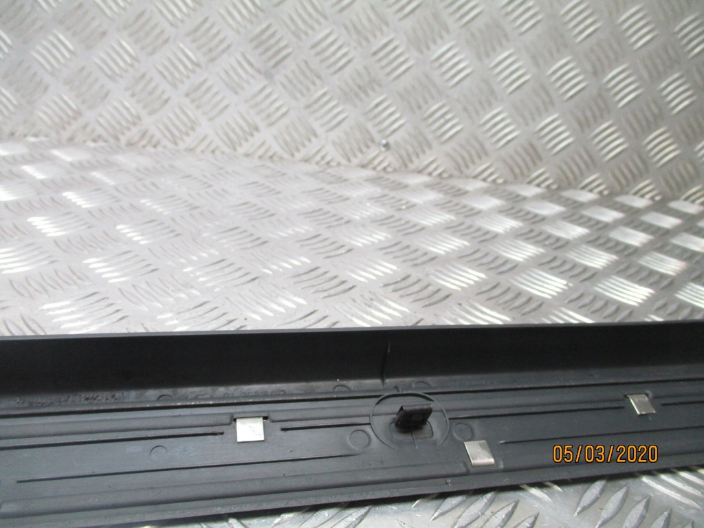 фото №11, Молдинг порог внутренняя правый перед volvo v40 i