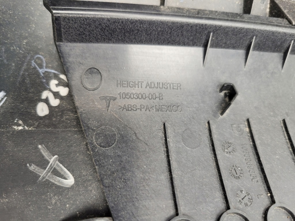 фото №9, Tesla model x защита стойка левая 1050300-00-b