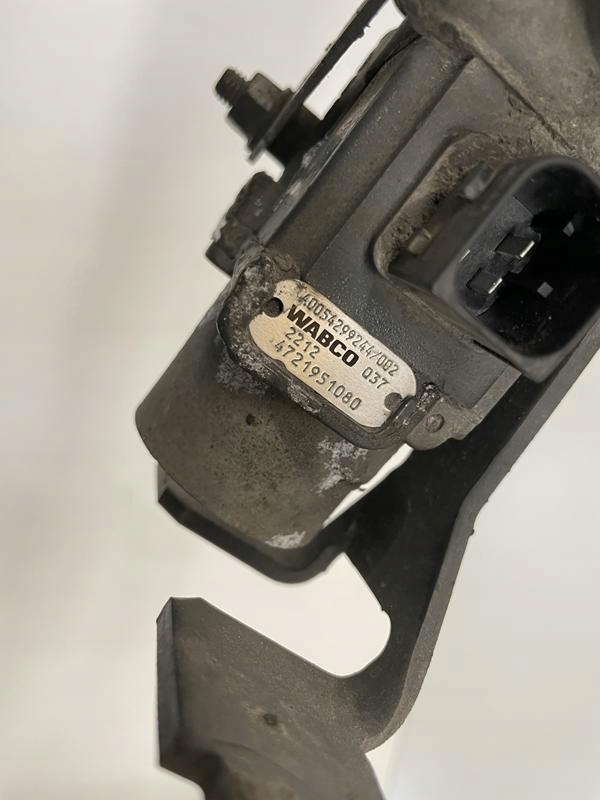 фото №5, Клапан давления mercedes actros mp4 a0054299244