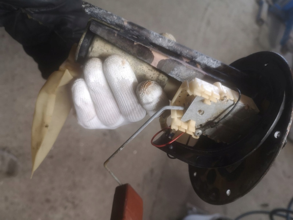 фото №1, Насос топлива mazda 626 rok 1992-98 mazda 323