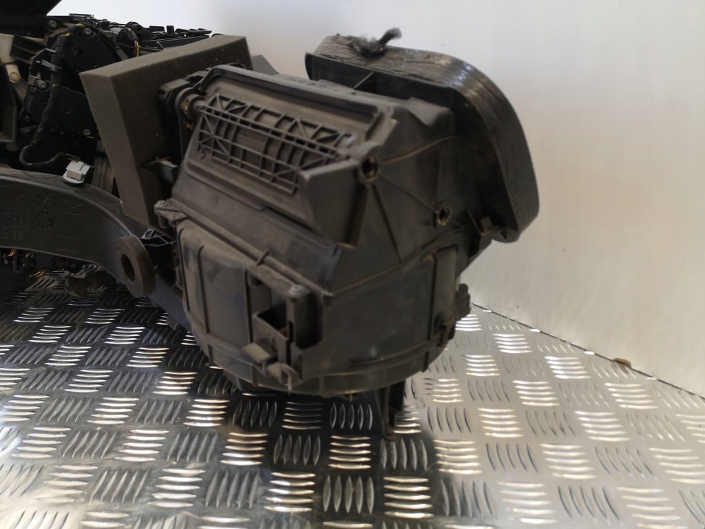 фото №6, Корпус отопитель воздуходувка kpl audi a8 d4 eu