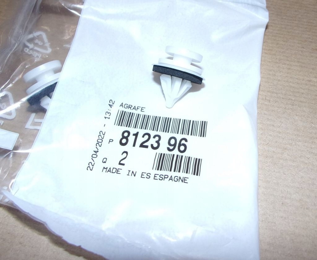 фото №1, Citroen оригінальний номер 812396 кліпса кліпса накладки скло