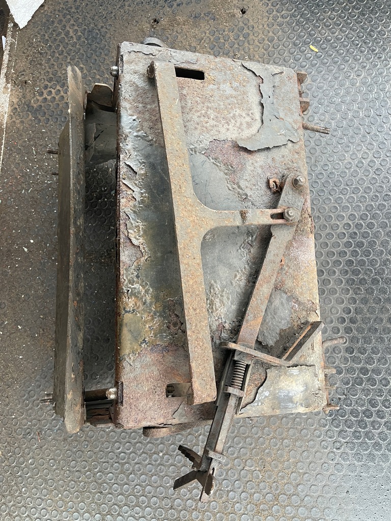 фото №7, Основание корпус коробка аккумулятор renault mascott 3.0