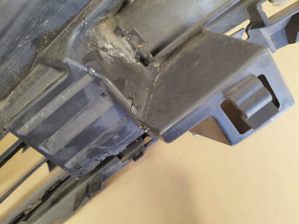 Решётка радиатора решётка  бампера перед citroen berlingo 2 3 рестайлинг  lata 2012-2015 Киев