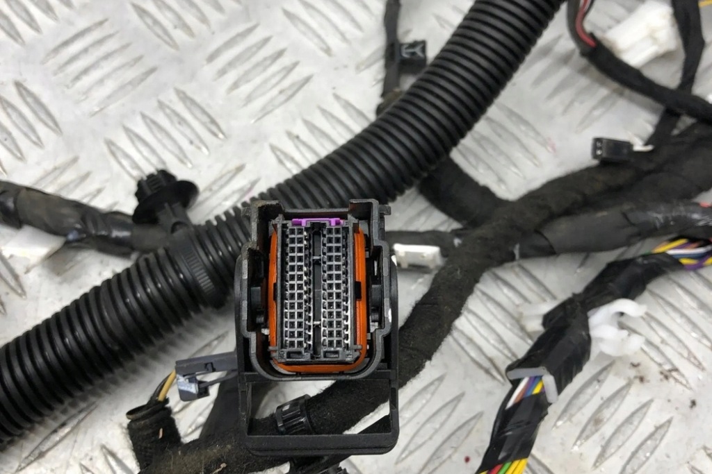 Джгут кабелі tesla p4067960 electric 2022 Зі Шроту