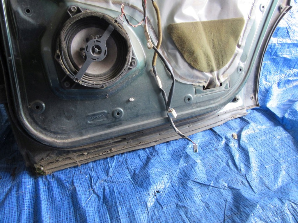 фото №11, Toyota sequoia 2003 двері праве задня