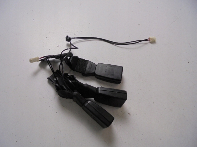 фото №1, Замки ремней задняя citroen c4 cactus przed lift 2014 rok