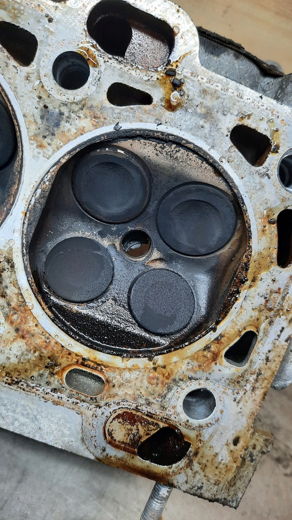 фото №6, Головка двигателя 10011837003 volvo s60 v70 ii 2.4b