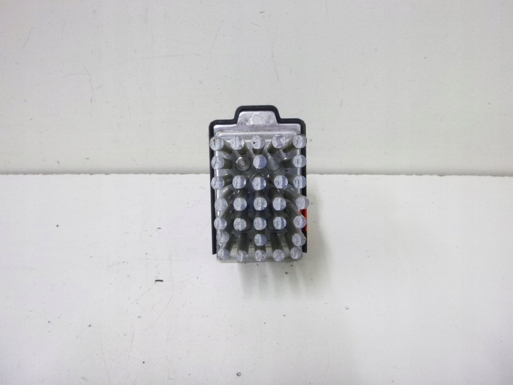 фото №1, Резистор вентилятор audi a6 c5 98r.