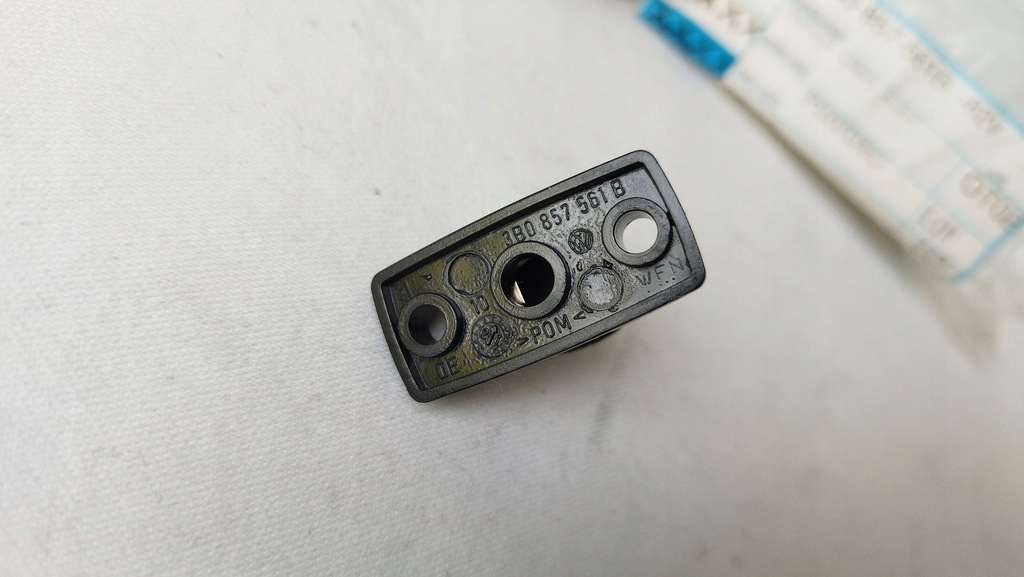 фото №7, Крючок защита солнечный audi оригинальный номер 3b0857561b 82v vw beetle