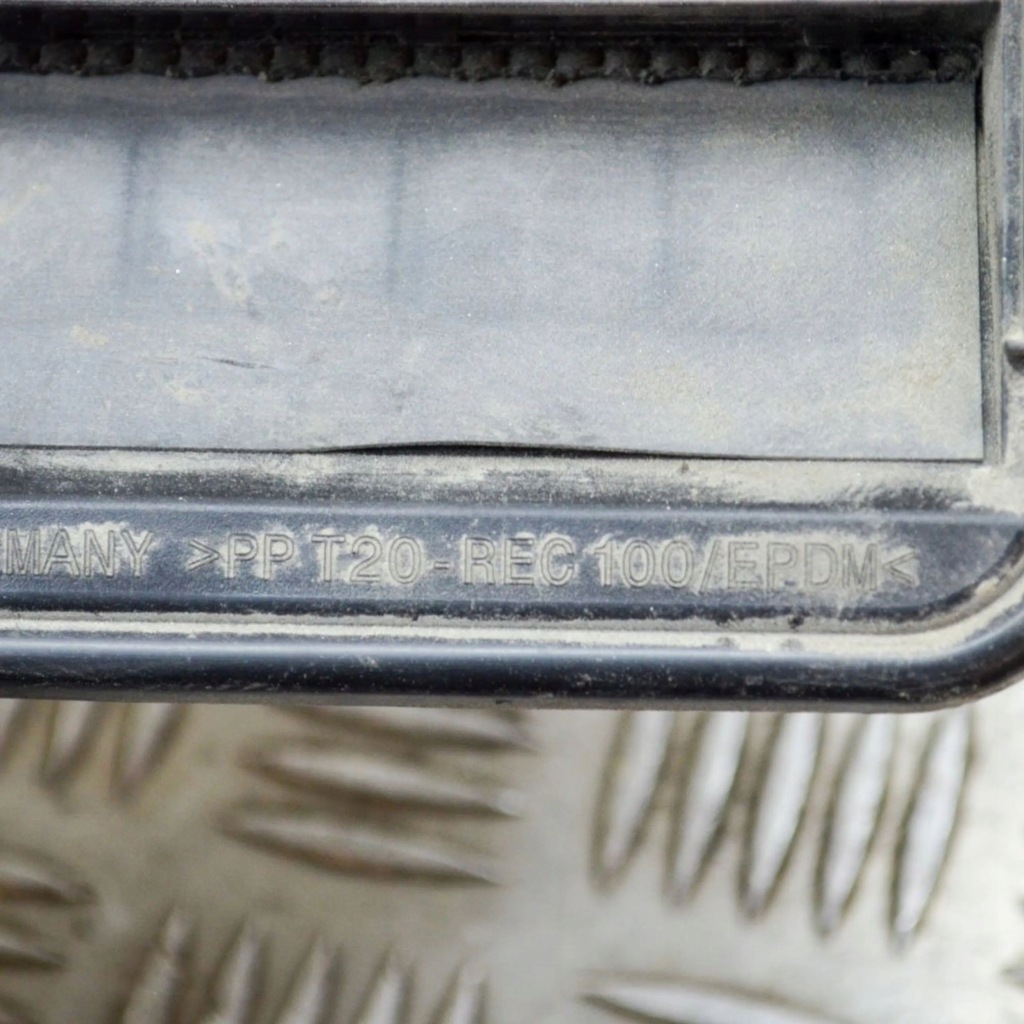 фото №7, Bmw 3 f30 f35 f31 2016 решётка вентиляционная pod бампером задним