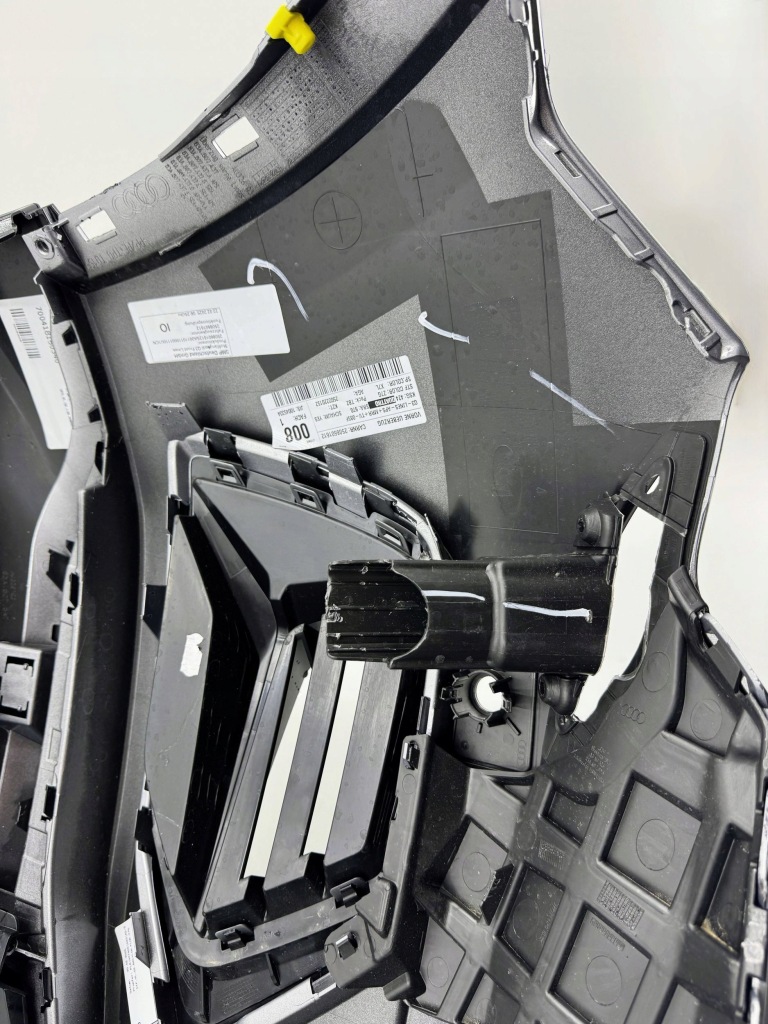 Бампер передній audi q3 s-line sprysk 4xpdc lz7g 83a807437 Недорого