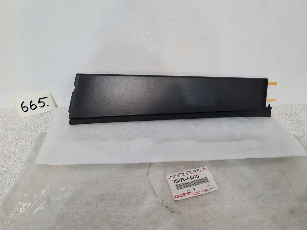 фото №1, Toyota c-hr chr молдинг стойка дверь правый задняя nowa