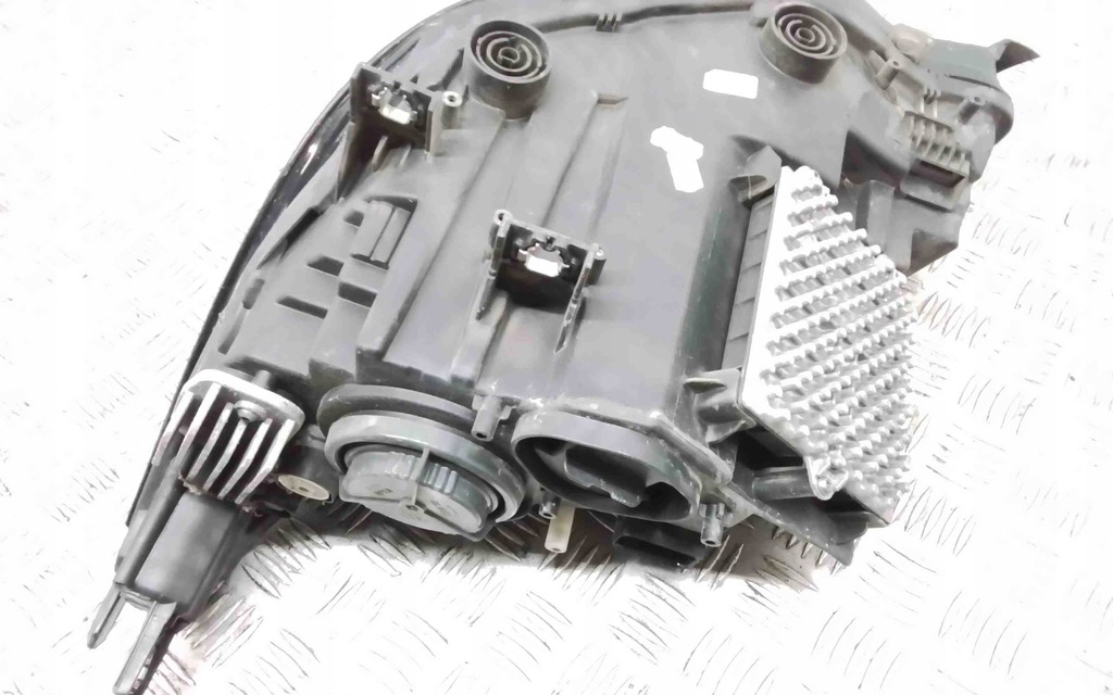 фото №8, Лампа права передня bmw i3 i01 6311741481601 0.6l hybrid 125kw 2016