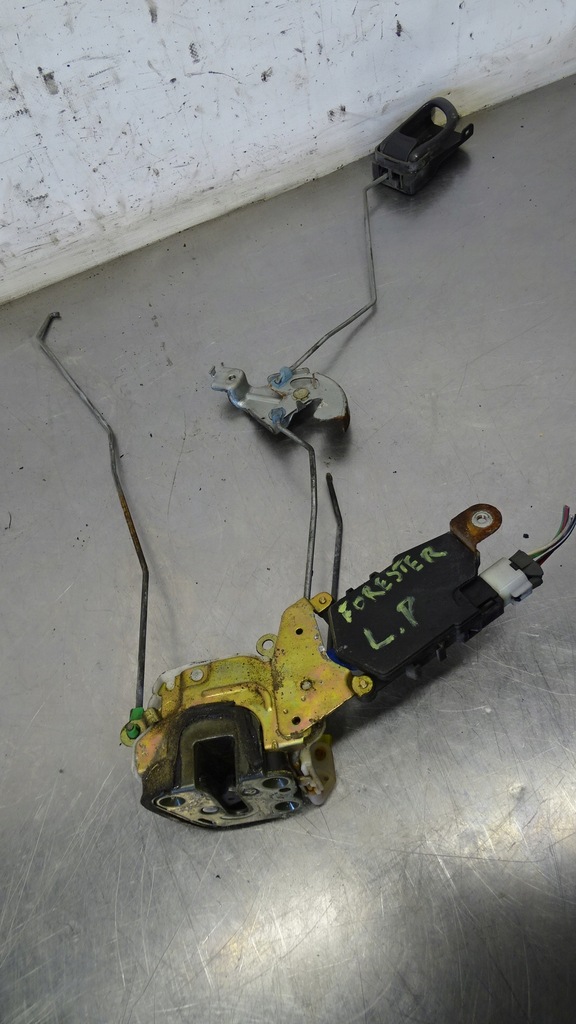 фото №1, Замок левый перед дверь subaru forester 2.0