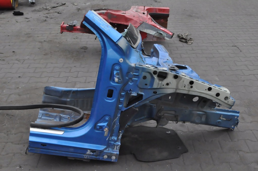 фото №1, Mercedes klasa a w176 четверть лонжерон правый перед