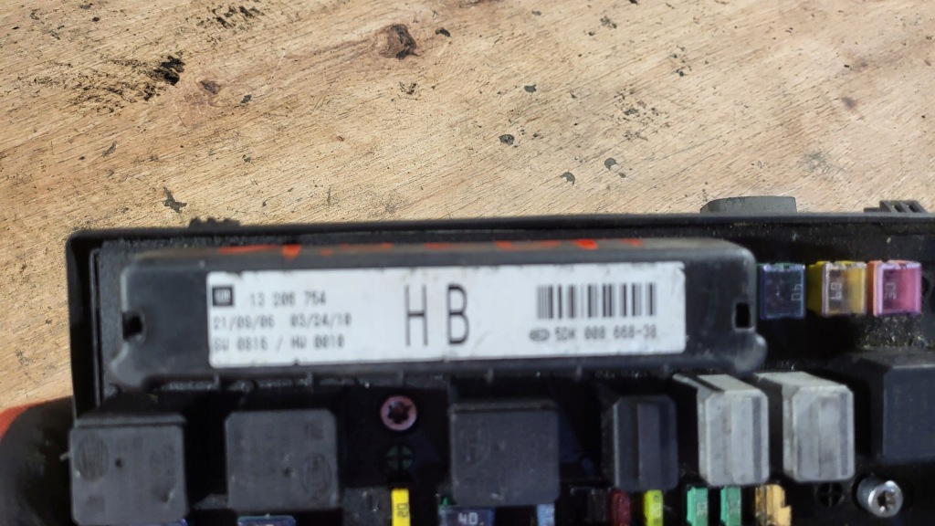 фото №4, Коробка предохранителей opel zafira b 05-08 1,9 cdti 13206754