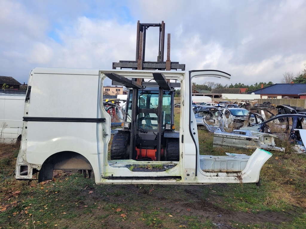 фото №1, Renault trafic vivaro primastar bok четверть правая перед задняя порог