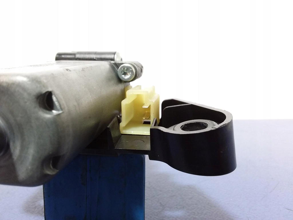 фото №4, Bmw 7 f02 моторчик шторка дверь левый задняя 9178669