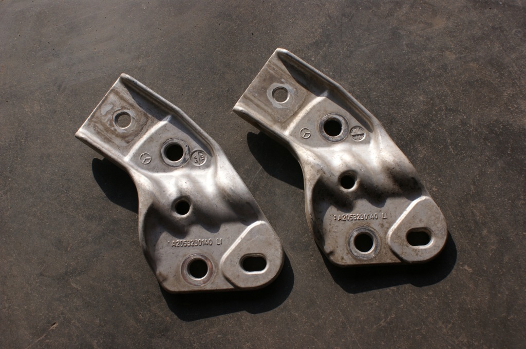 фото №1, Mercedes w205 w213 кронштейн кронштейн кронштейн тяга