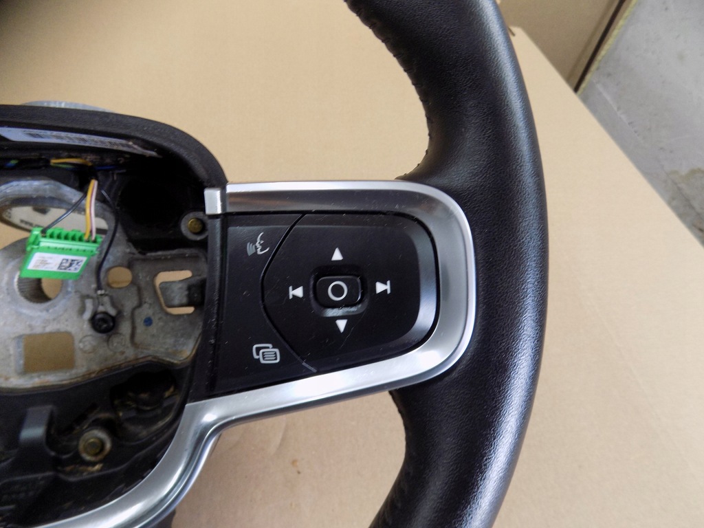 фото №5, Volvo xc40 r-design повітропровід шкіра мультифункція 32288649 31455410