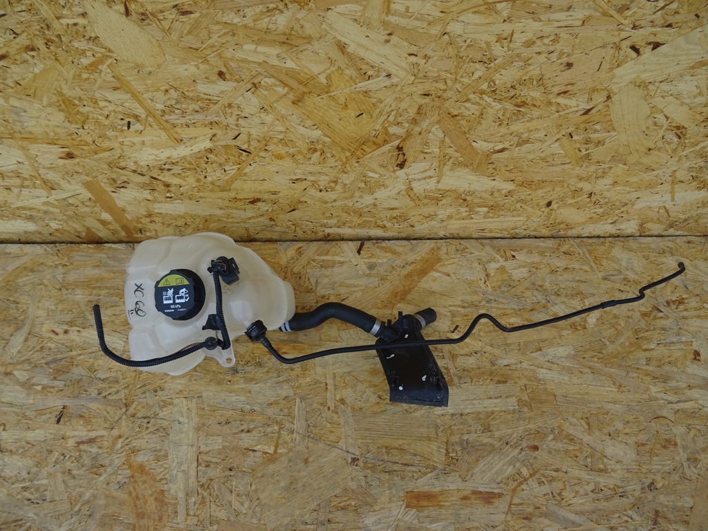 фото №1, Volvo xc60 ii бак расширительный