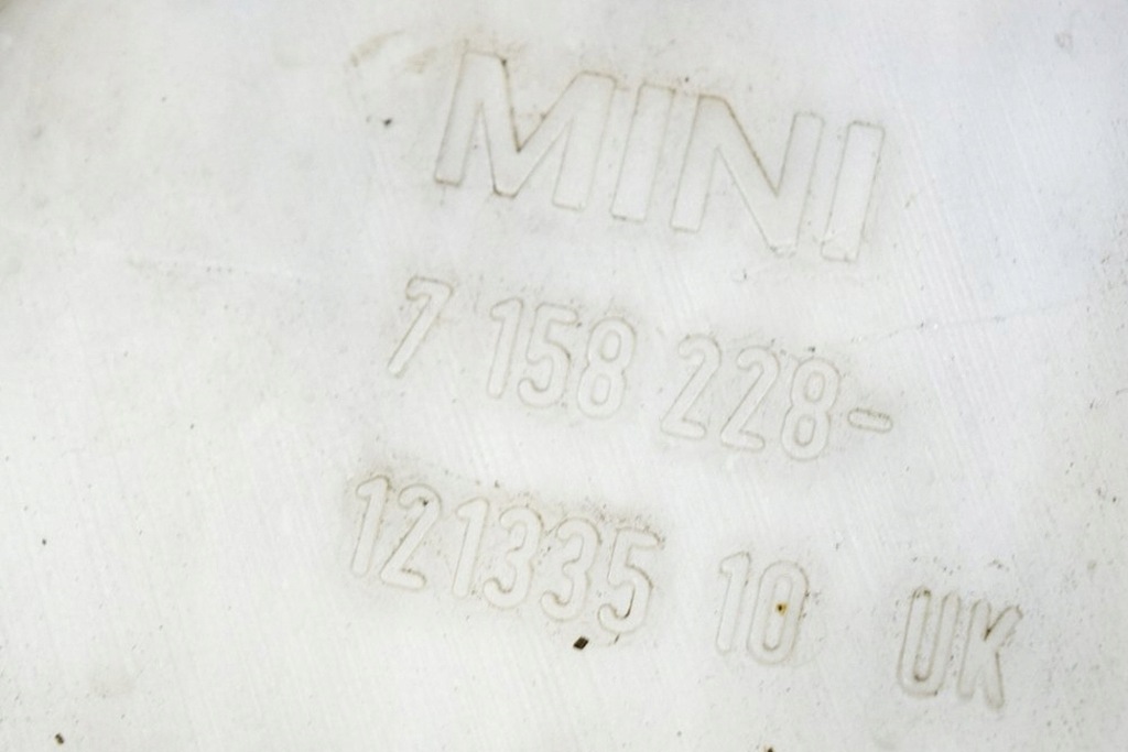 фото №6, Mini cabrio r52 cooper бак na жидкость do омывателя окон 7158228 1.6 be