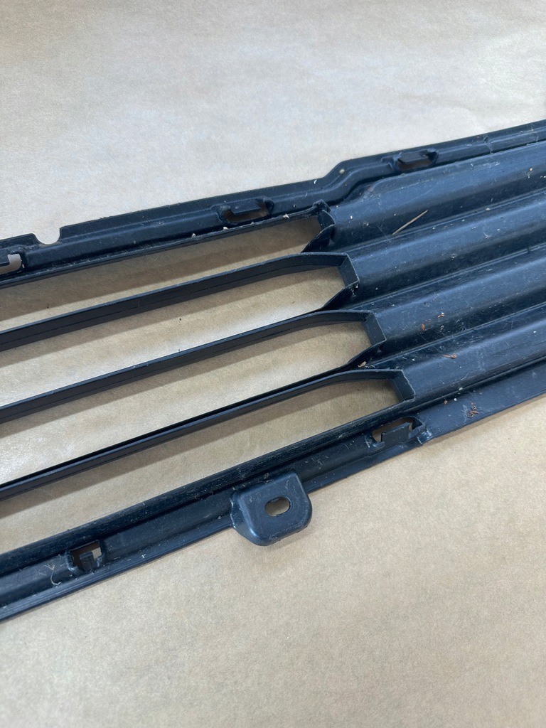 фото №10, Mitsubishi outlander iii решётка средняя перед 6402a233