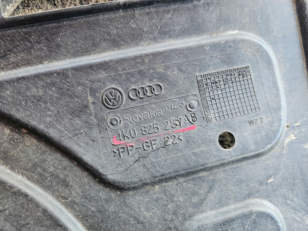фото №15, Volkswagen golf v плита захист pod двигун 1k0825237ab
