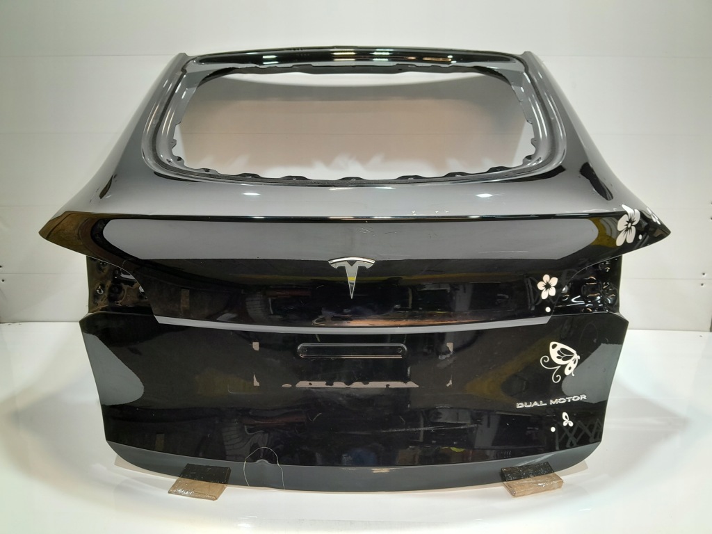 фото №1, Tesla y model y крышка багажника багажника