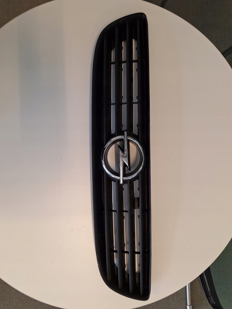 фото №1, Opel zafira a решётка радиатора решётка радиатора 90580679