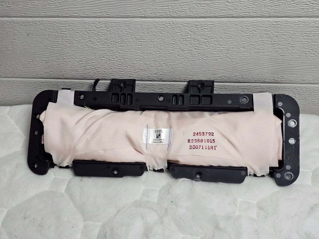 фото №1, Подушка воздушная подушка безопасности коленная mercedes w166 ml x166 gl gls