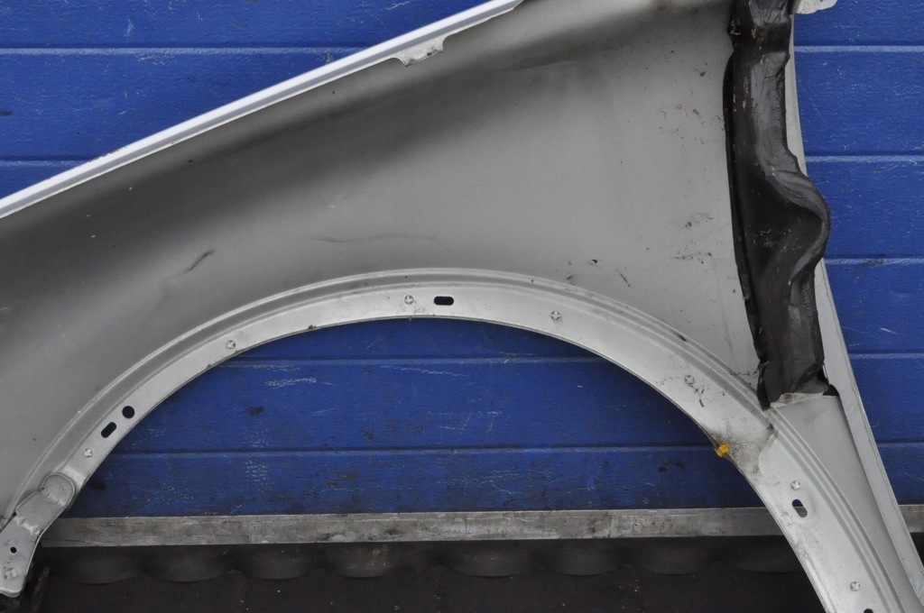 Volvo c3006-09 крило правий перед передній Оригінал