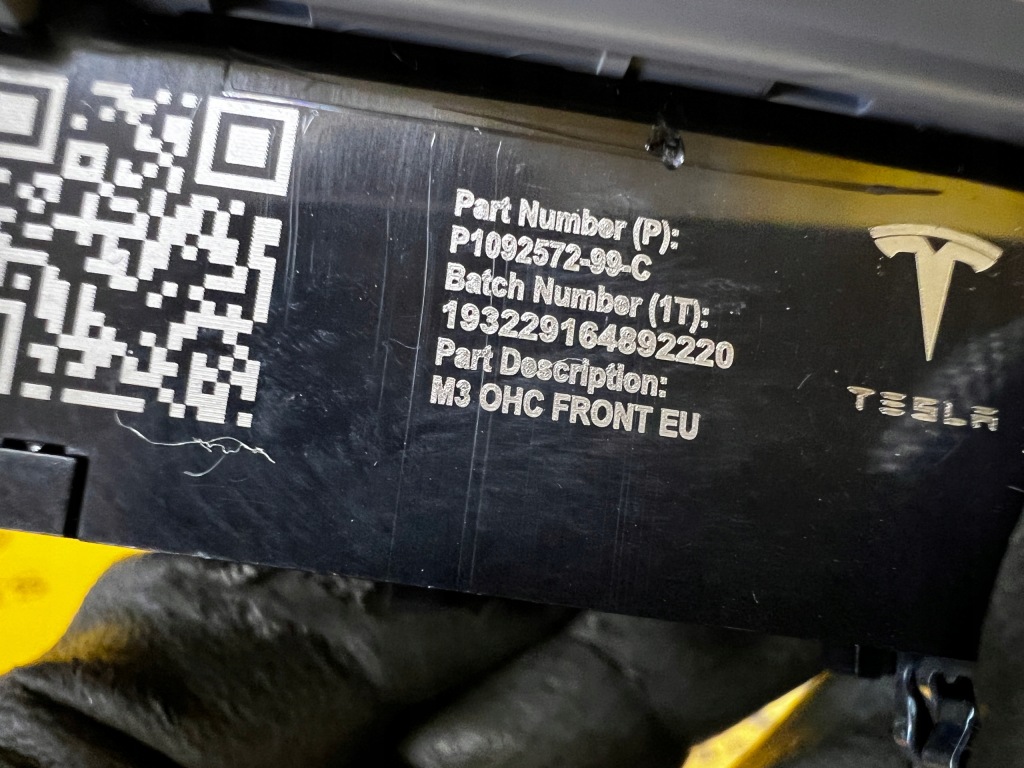 фото №4, Освітлення лампа стельовий кабіни кнопка sos tesla model 3 przedlift