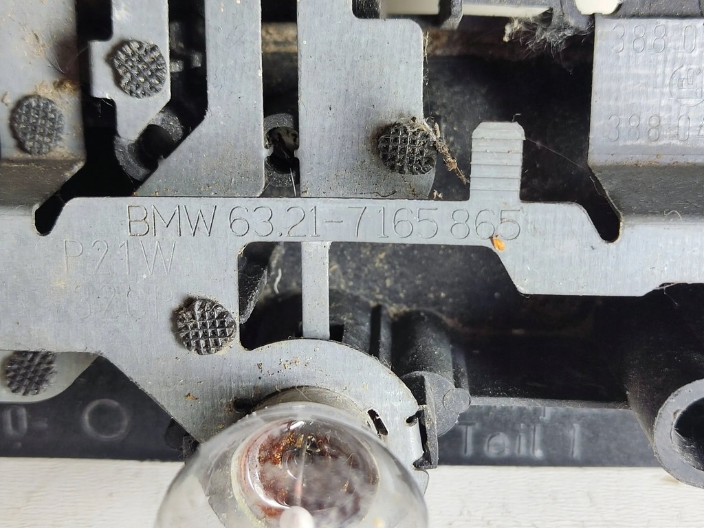 фото №7, Bmw 1 e81 e87 2010 вкладыш лампы задний