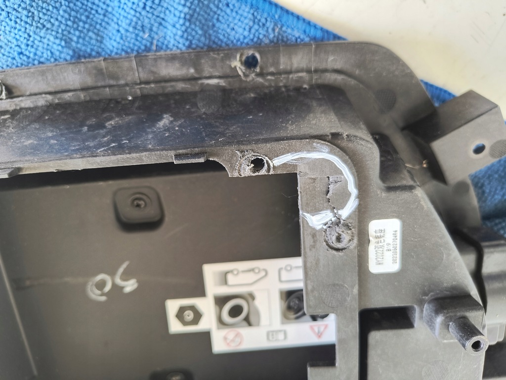 фото №8, Dacia spring заглушка роз'єм порт заряджання решітка радіатора 622568058r