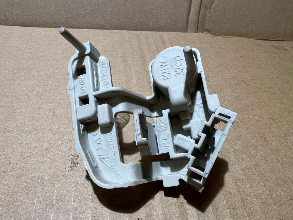 фото №11, Audi a5 8t вкладыш лампы левый задняя w крышка 27019015