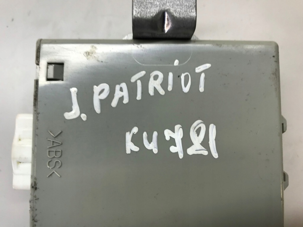 Купити Jeep patriot 2008 блок керування / модуль підвіска пневматичний 05033301ag