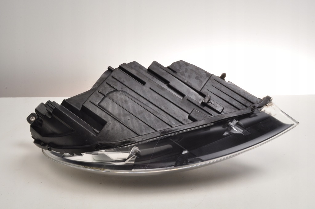 Volvo v40 2 фара ліва передня лівий перед led англієць  31677020 в Україні