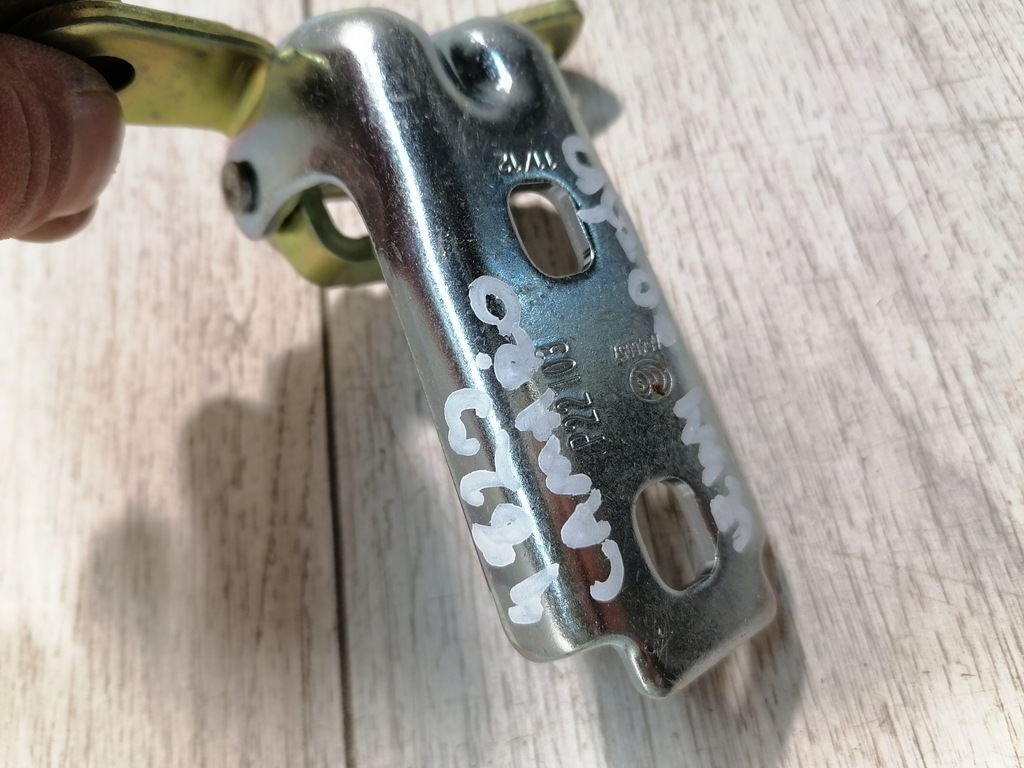 фото №5, Chevrolet camaro петля дверь левый перед 13501712