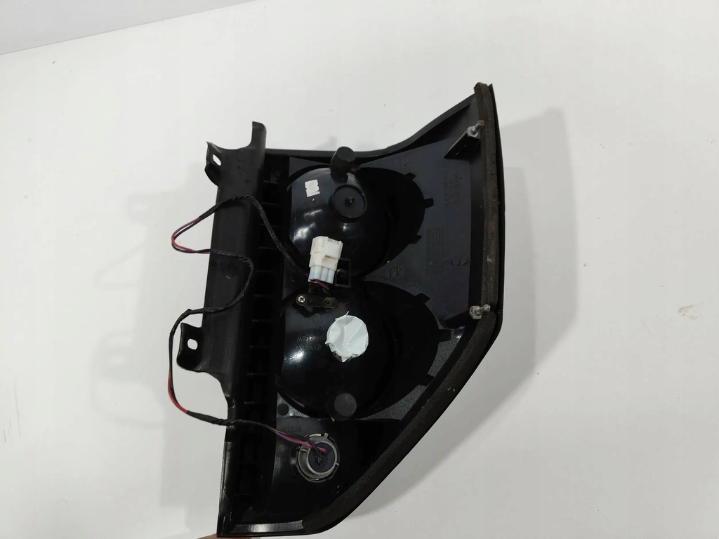 фото №9, Mitsubishi pajero iv лампа правый задняя