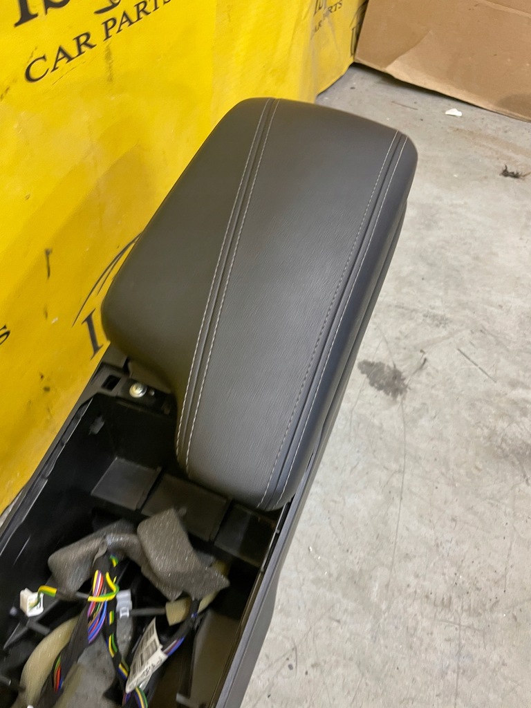 фото №5, Підлокітник бардачок тунель середній infiniti q30